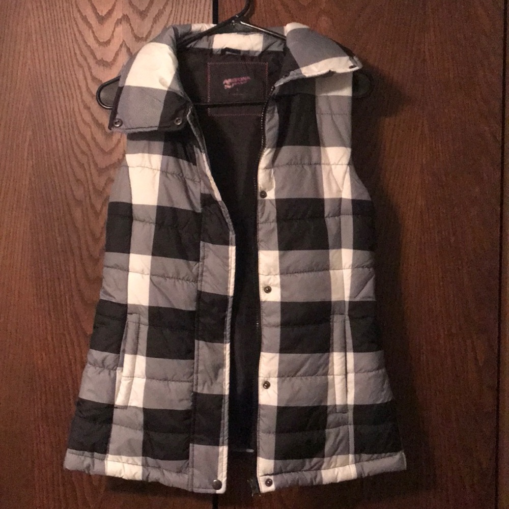 Black and White Polyester Puffer Vest